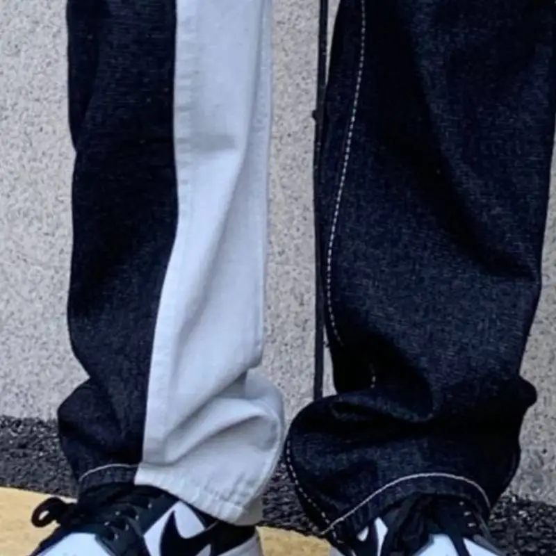 Retro Black and White Stitching Embroidery Jeans-3