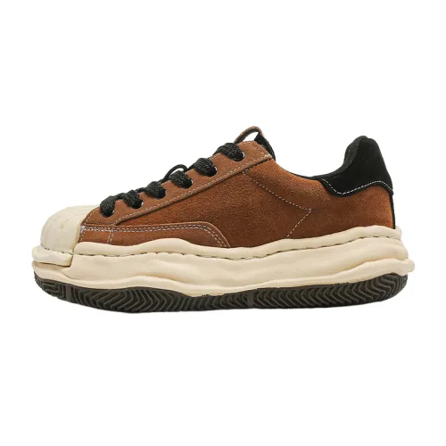 Retro Brown Shell Head Dissolved Shoes