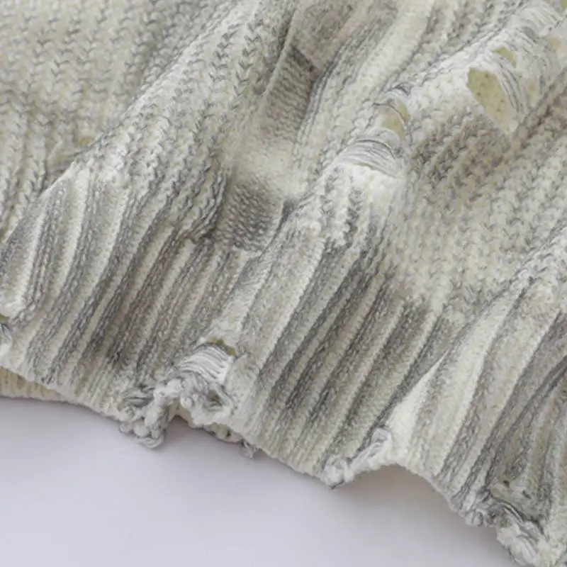 Retro Design Feeling Hole Round Neck Sweater-4