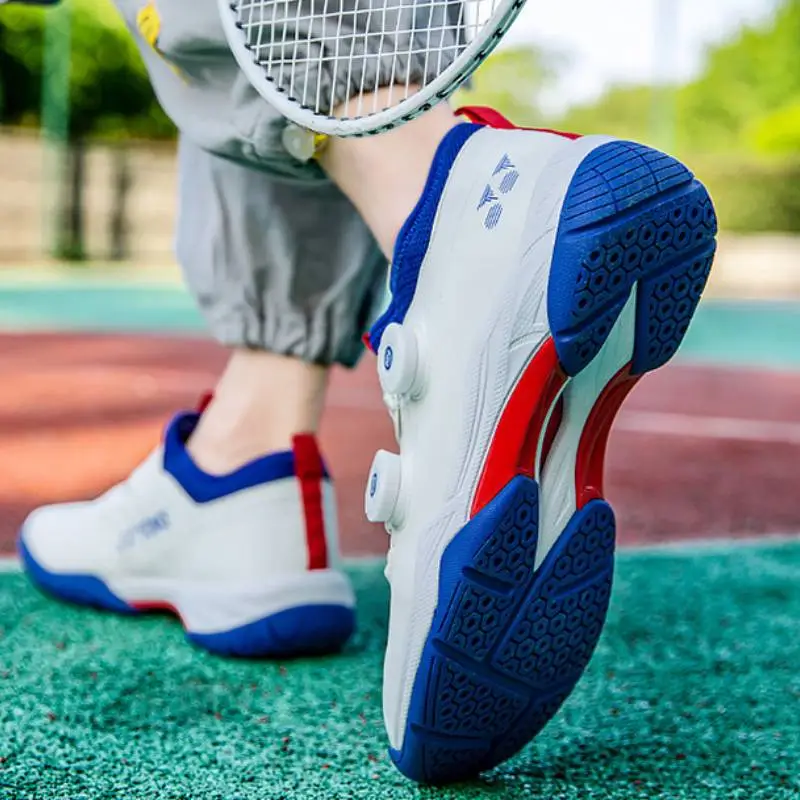 Another weekend is here and today we have a recap of all the sneakers releasing this weekend