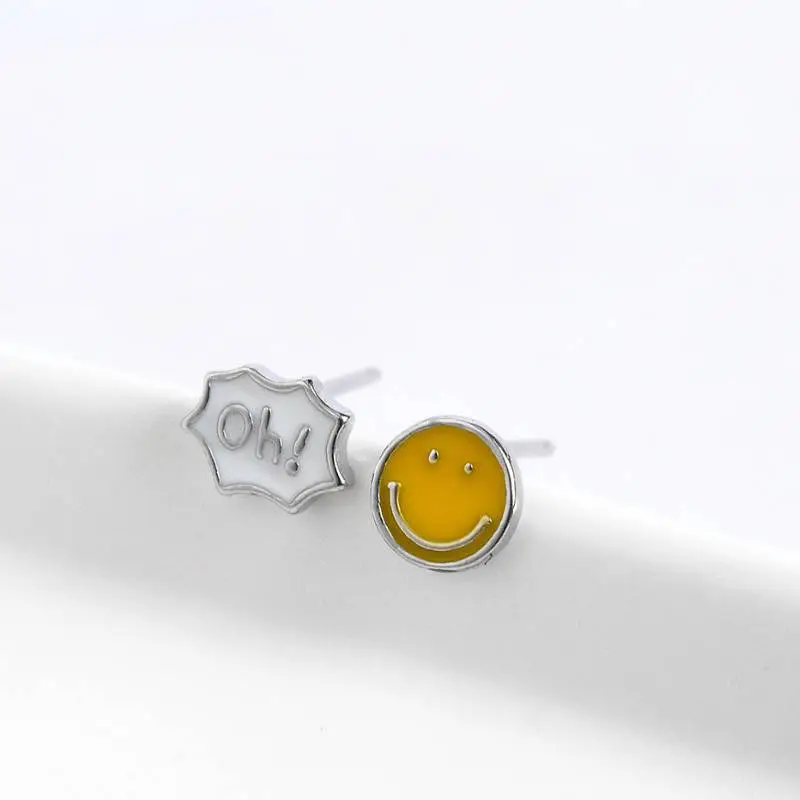 Minimalist Smiley Face Earrings-4
