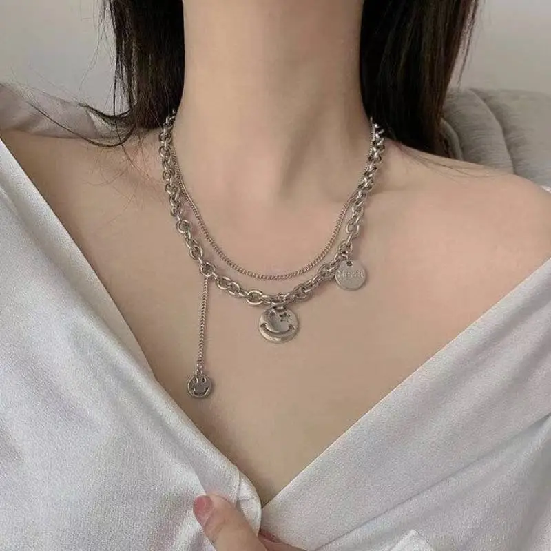 Fashionable Smiley Face Pendant Necklace-1