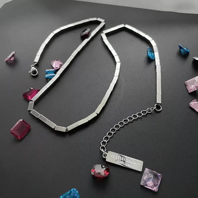 Square Toe Necklace-4