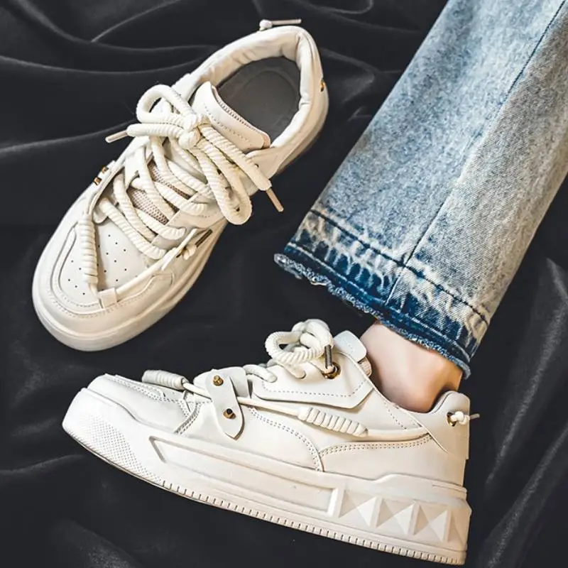 Breathable Skateboarding Shoes-5