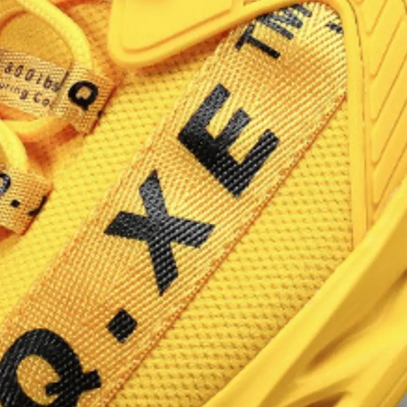 Mesh Breathable Lightweight Running Shoes-1