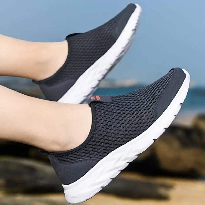 Simple Breathable Lifestyle Shoes-7
