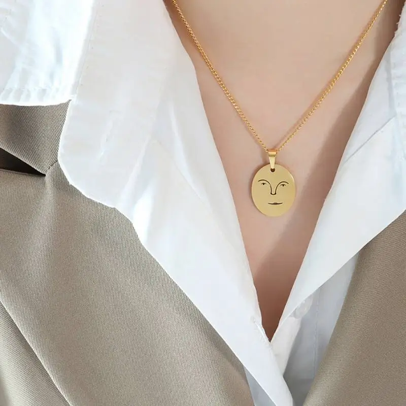 Personality Smiley Face Pendant Necklace-1
