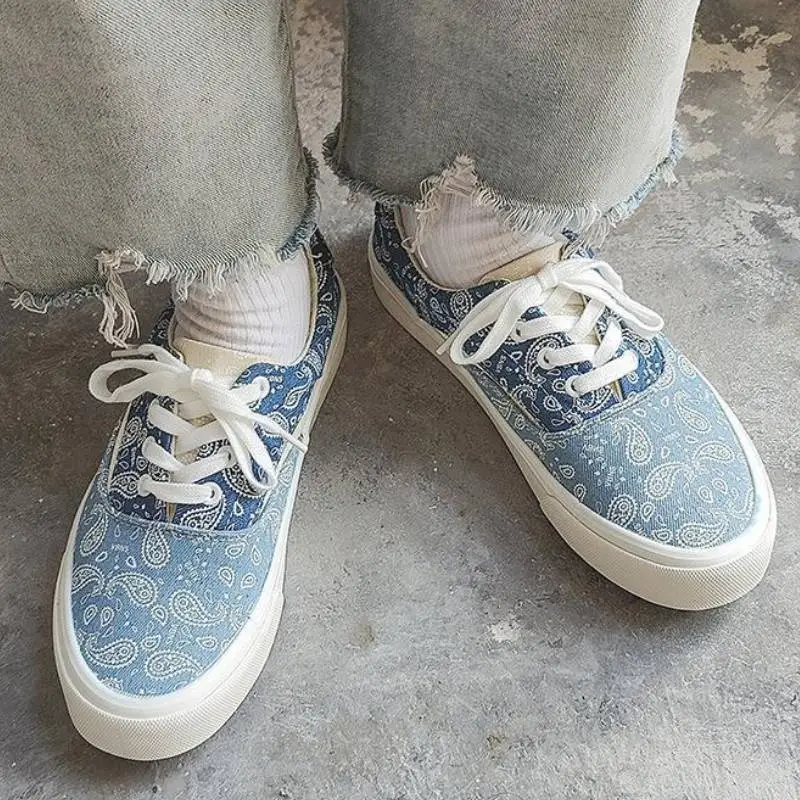 Plus Size Canvas Sneakers-1