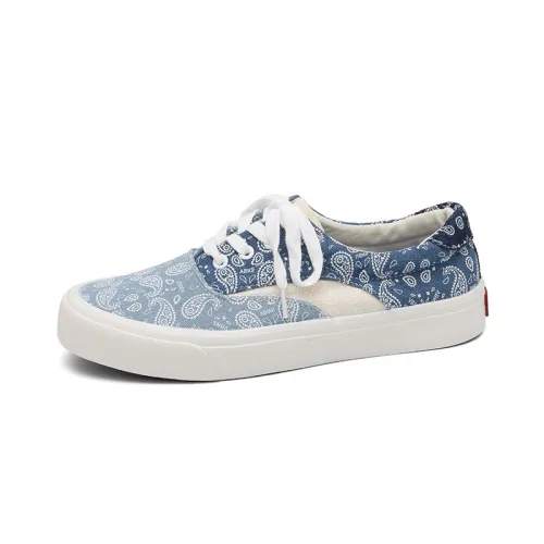 Plus Size Canvas Sneakers