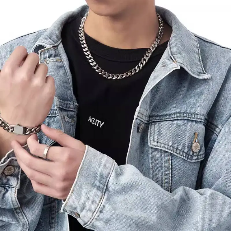 Titanium Steel Collarbone Necklace-3